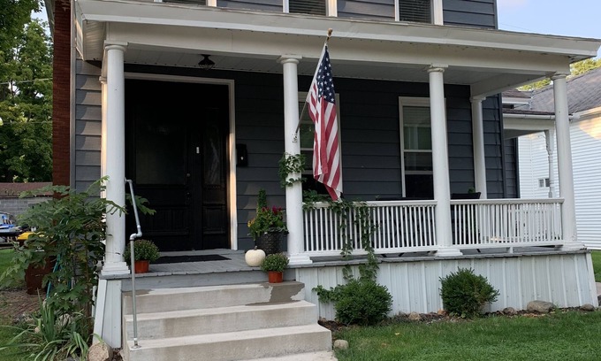 Ionia Apartment | Inviting 1 Bedroom Retreat in Vintage Ionia - Rated 9.8