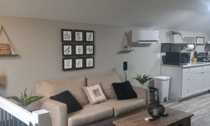 Lebanon Apartment | Charming 1 Bedroom Loft Near Bennett Springs State Park