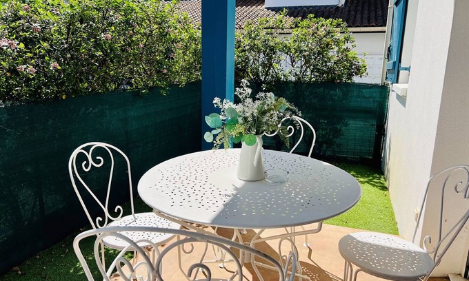Cambo-les-Bains Apartment | Cozy Studio Flat in Cambo-les-Bains with Pool & Spa