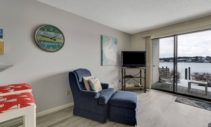 Charlevoix Condo | Waterfront Hotel with Lake Views and Family-Friendly Amenities
