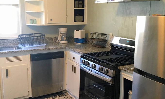 Conway Cottage | Charming Retro Cottage with Pool and Kitchen Downtown
