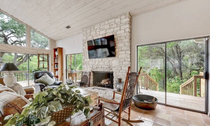 Greenshores House | Inviting Texas Ranch with Private Pool & Lake Views
