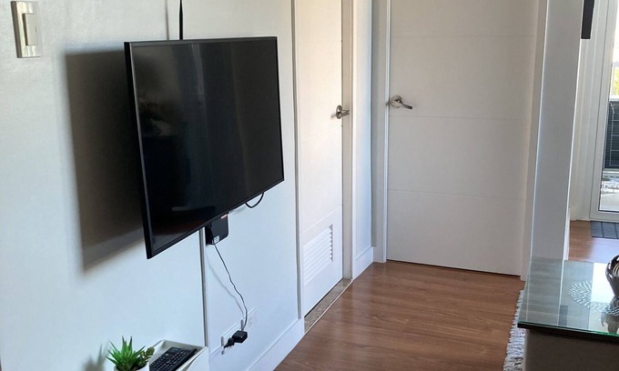 Lahug Condo | Inviting 1-Bedroom Corner Condo with Pool in Lahug, Cebu City