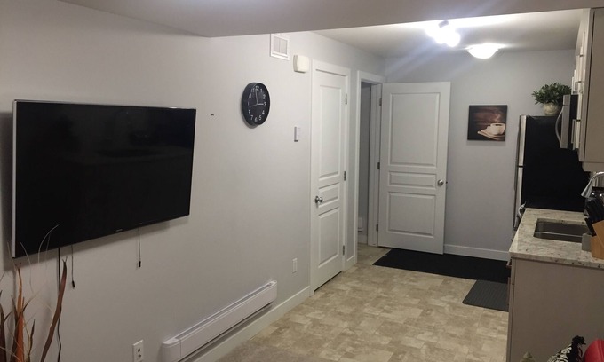 Stonebridge Apartment | Inviting 1-Bed Suite in Stonebridge with Kitchen Amenities