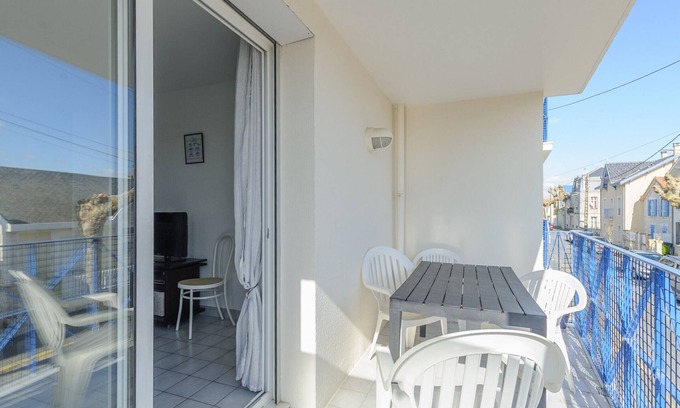 Quartier des Dunes Apartment | Oceanfront Apartment in Châtelaillon-Plage for 4 Guests