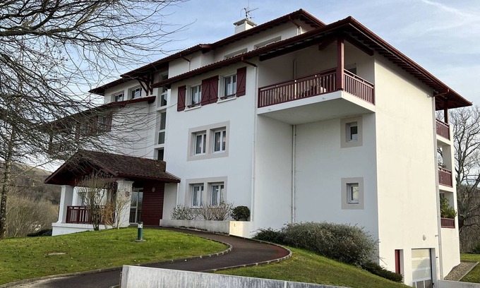 Cambo-les-Bains Apartment | Cozy Apartment in Cambo-les-Bains: Ideal for Families