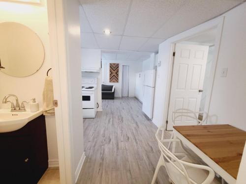 Longueuil Apartment | Charming 1BR Vieux-Longueuil with Parking, Rated 10/10
