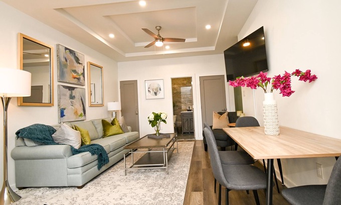 East Parkside Apartment | Inviting 2-Bedroom Retreat in Philadelphia for Families