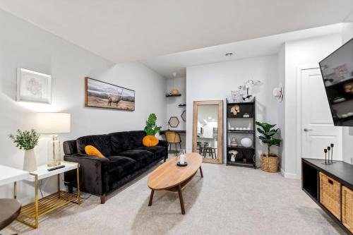 Southeast Calgary House | Cozy 2-Bed 1 Bath Entire Place