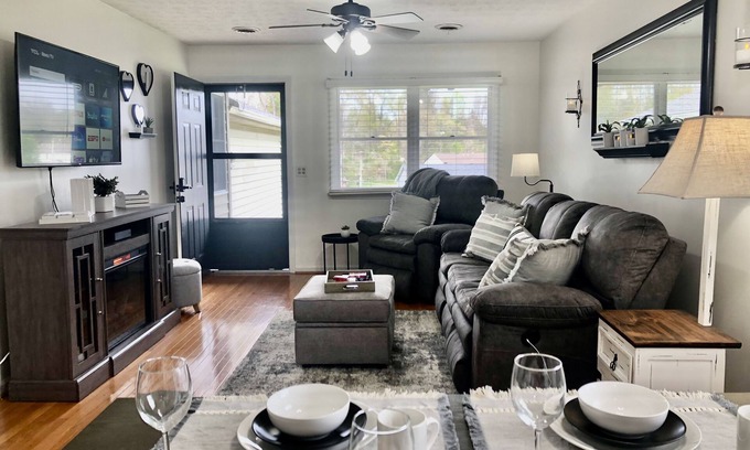 Abingdon House | Inviting 2-Bed Townhouse Near Abingdon VA Creeper Trail