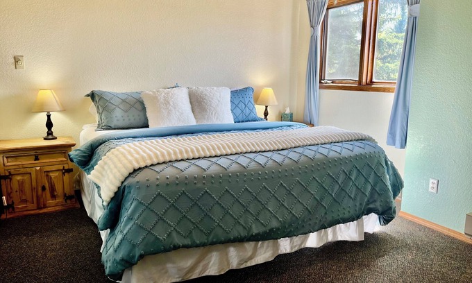 Red Lodge Condo | Inviting 2 Bed/2 Bath Condo with Spa and Pool Access