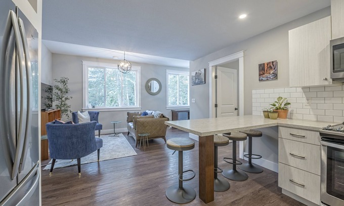 Vernon Apartment | Charming Private Suite on 5-Acre Farm Near Vernon & Lakes