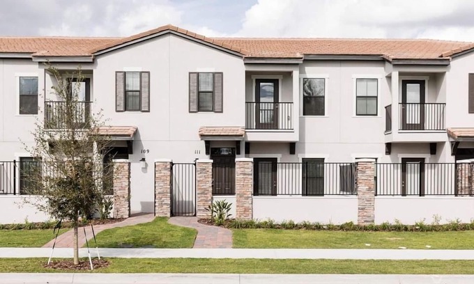 Haines City House | Inviting 2 Bed Town Home in Balmoral Resort with Pool