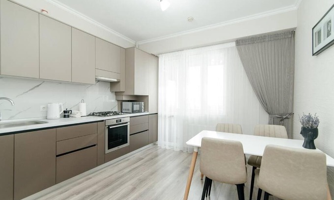 Riscani Apartment | Welcoming 2-Bedroom Apartment in Park Area - Guest Rated 10/10