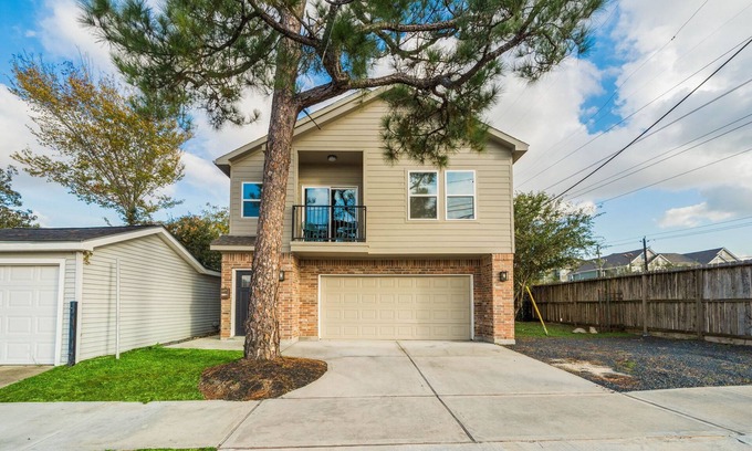 MacGregor Apartment | Cozy 2-bedroom apartment in charming Houston with AC, WiFi