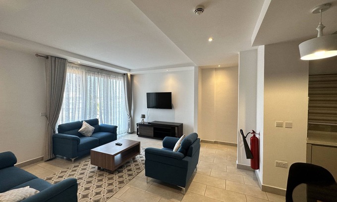 Labone Apartment | Inviting 2 Bedroom Apartment with Pool in Labone
