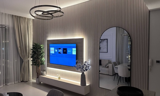 Dubai Apartment | Inviting 2-Bedroom Apartment with Pool and Spa in Dubai