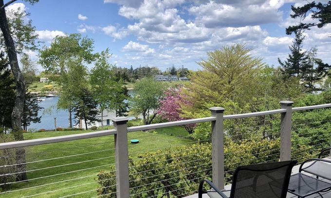 Bailey Island Cottage | Charming 2-Bedroom Cottage with Oceanfront Views