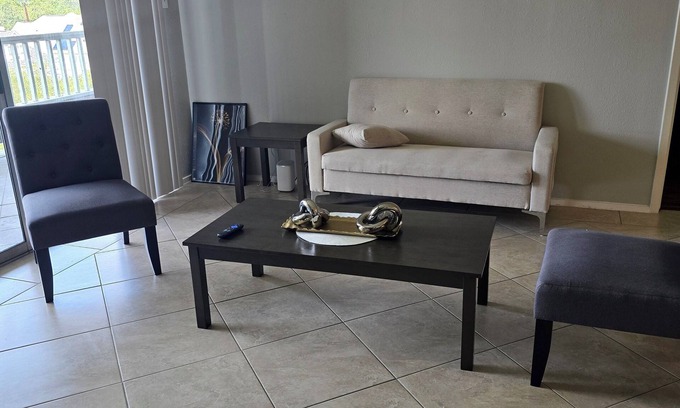 Texas Medical Center Condo | Cozy 2-bedroom condo in charming Medical Center fully furnished