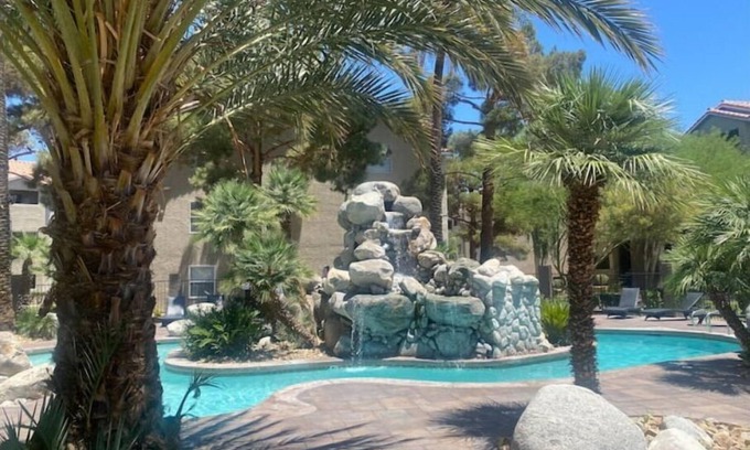 Las Vegas Condo | Cozy 2 Bedroom Condo Near Las Vegas Blvd