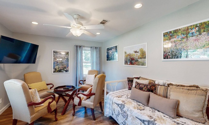 Granite Shoals House | Cozy 2 bedroom home with gas grill, patio, and boat parking