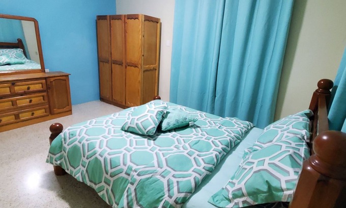 Jongbloed House | Inviting 2-Bedroom Getaway with Ocean View & Spa Access