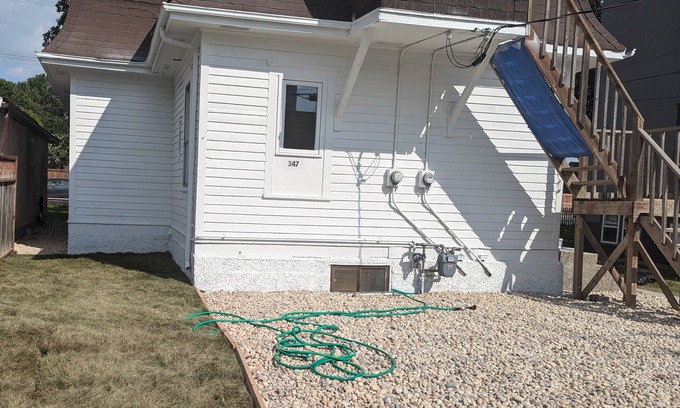 Winnipeg Apartment | Cozy 2-Bedroom Home in St-Boniface – 5 Min Walk to Food, Fuel & More