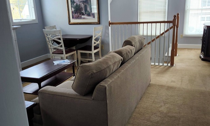 Lackey Resort | Cozy 2-bedroom resort in Williamsburg w/WiFi, fitness room, pool & amenities
