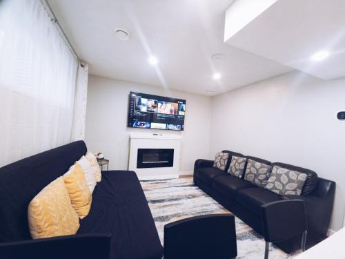 Southwest Edmonton Apartment | Comfortable 2 Bedroom Suite Near the Airport with Breakfast