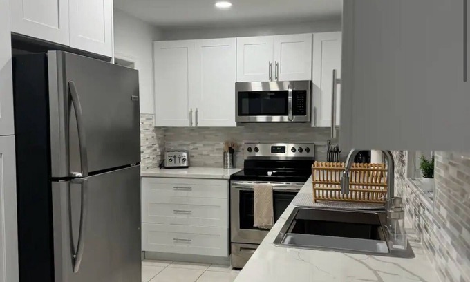 Alice Town House | Cozy 2-bedroom townhome in peaceful Bimini with AC, WiFi