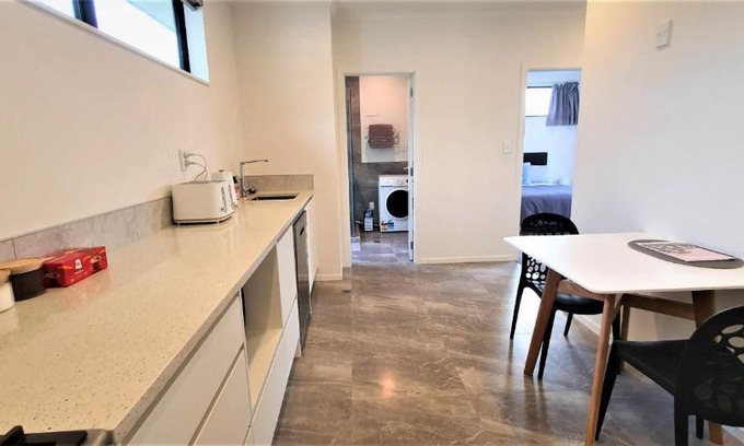 Hamilton House | Inviting 2-Bedroom Retreat in Hamilton - Guest Rated: 8/10