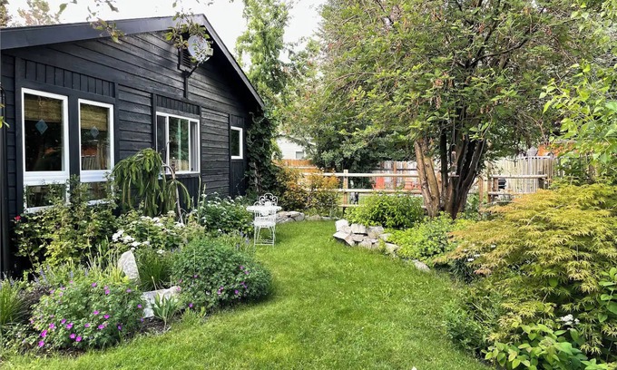 Hailey House | Charming Bungalow with Garden Near Sun Valley, Pet Friendly!
