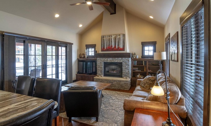 Tamarack Resort Cottage | Charming Cottage Retreat at Tamarack Resort with Spa & Pool
