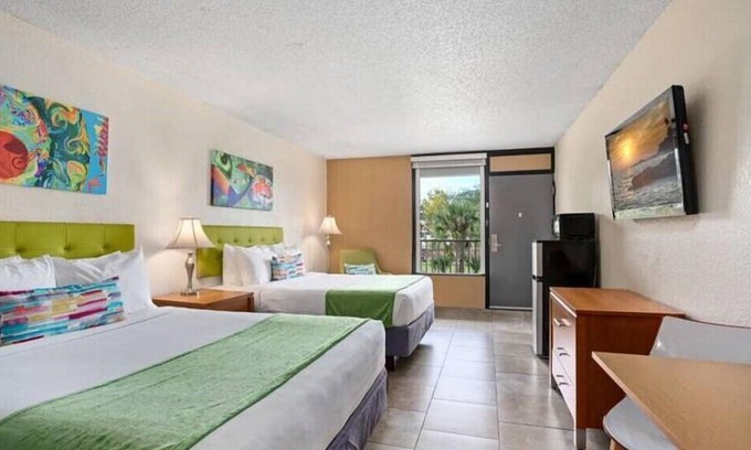 Historic Downtown Kissimmee Hotel | Inviting Room with Pool Access Near Local Favorites