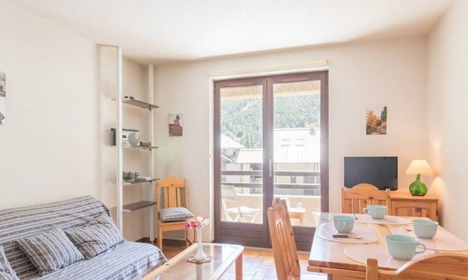 Monetier-les-Bains Apartment | Comfortable Apartment in Le Monêtier-les-Bains for 5