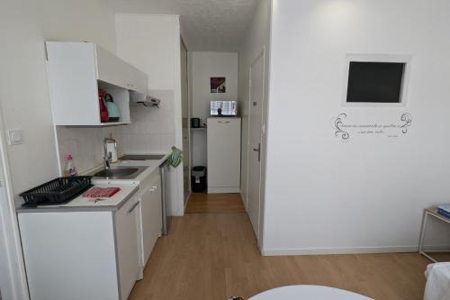 La Tranche-sur-Mer Apartment | Cozy Studio Retreat Steps from the Sea, Child-Friendly Amenities