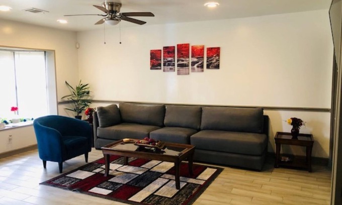 Houston House | Tranquil 2 BD/2BA Home with Ocean View & Spa Amenities