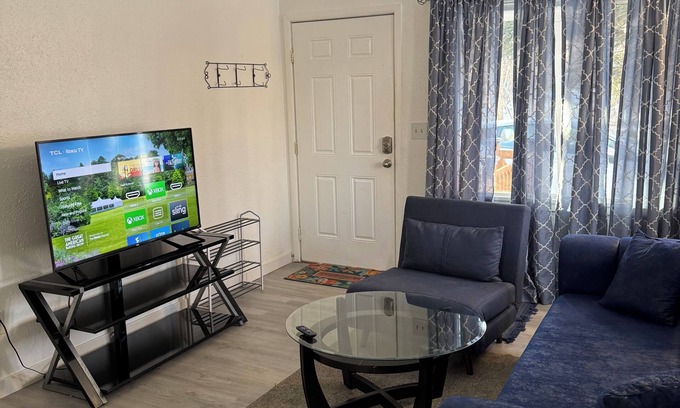 Wasilla Apartment | Inviting 2BD House with Pet-Friendly Amenities in Med District