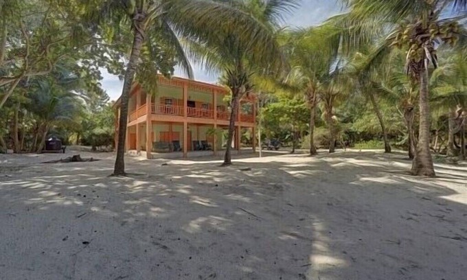 Placencia House | Kitty's Beach House: A Secluded Oceanfront Paradise Awaits
