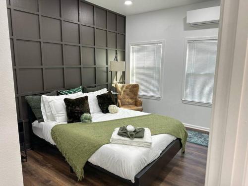 Florence-Graham Apartment | Charming 2BR Duplex in Downtown LA - Pet Friendly Stay