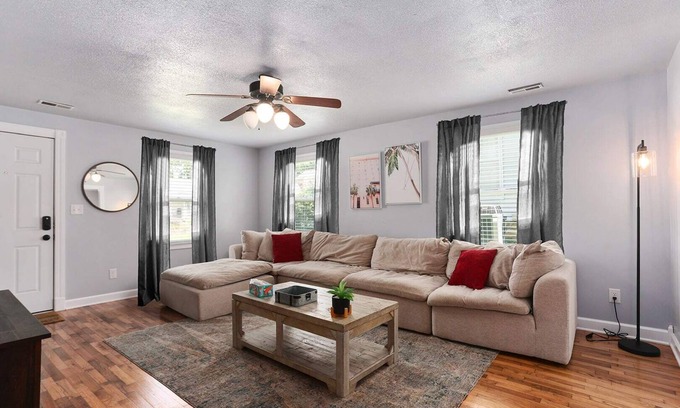 Warrensburg House | Comfortable Retreat Near UCM with King Beds & Pet Friendly