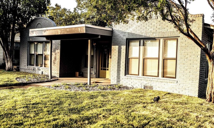 San Angelo House | Inviting 3 BD House near Downtown with Family-Friendly Perks