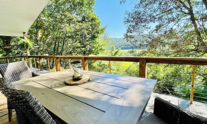 Franklin House | Inviting Mountain Retreat with Hot Tub and Fireplace