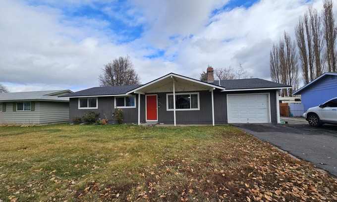 Klamath Falls House | Inviting 3-Bedroom Retreat Near Airbase with Great Amenities