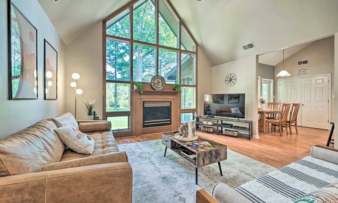 The Woods Cabin | Cozy 3 Bedroom Cabin Fits up to 10 Guests!