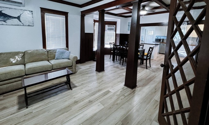 Aransas Pass House | Cozy 3-bedroom house central to Rockport & Port Aransas with WiFi, AC, Fire pit