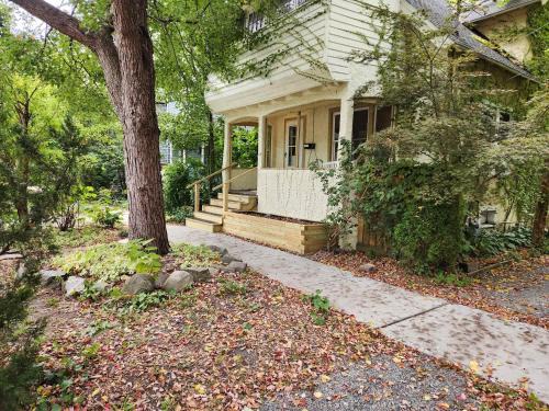 Ithaca House | Inviting 3 Bedroom House in Downtown Ithaca, Pet Friendly