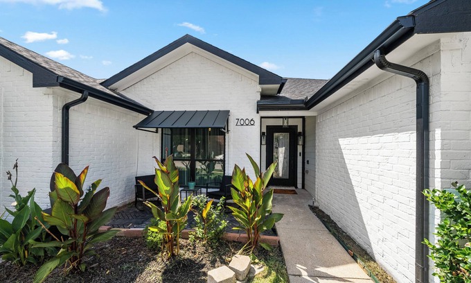 Southwest Arlington House | Cozy 3-bedroom house in welcoming Arlington with WiFi, AC