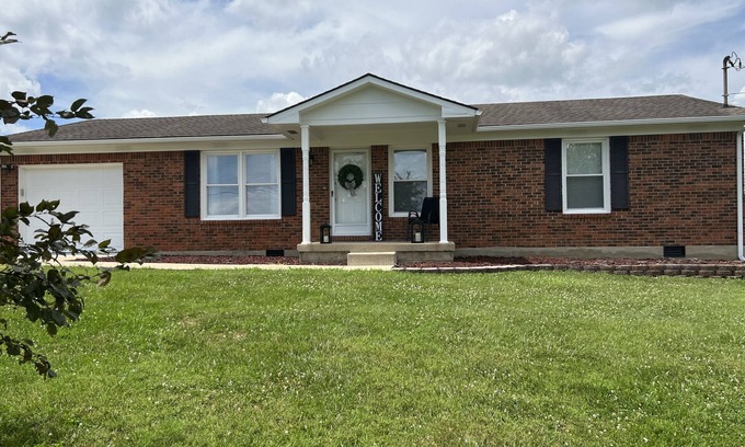 Bardstown House | Inviting 3-Bedroom Retreat Near Town with Family Amenities