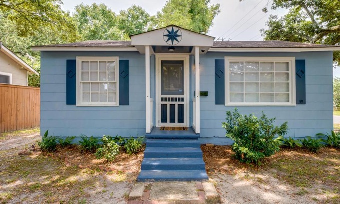 Gulfport House | Inviting 3 Oaks Cottage Near Beach – Family Friendly Getaway
